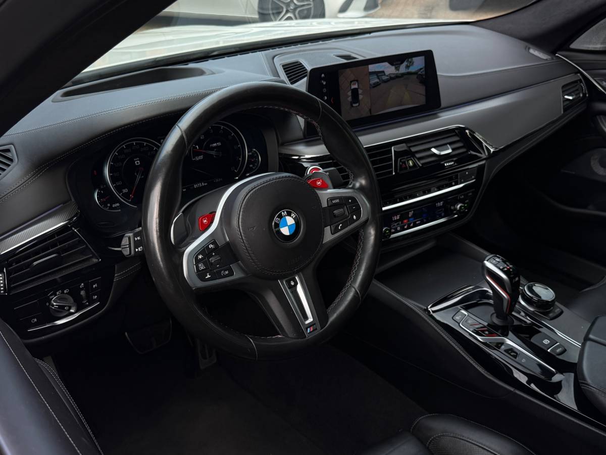 BMW M5 BMW 5-serie M5 Volledig onderhouden en Bomvol opties!