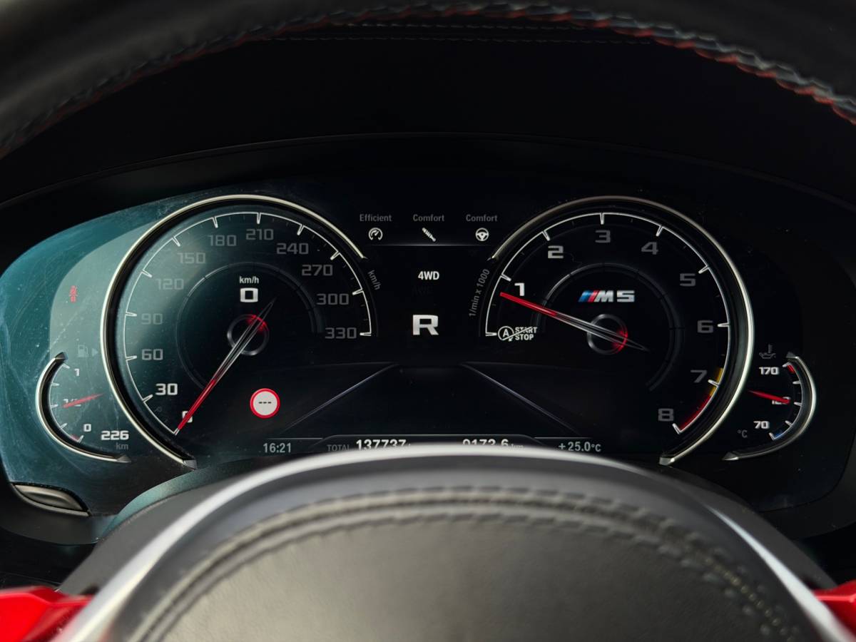 BMW M5 BMW 5-serie M5 Volledig onderhouden en Bomvol opties!