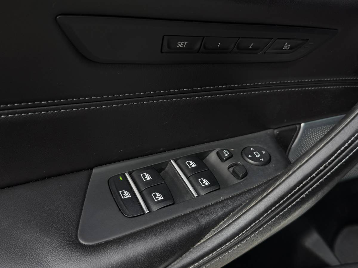 BMW M5 BMW 5-serie M5 Volledig onderhouden en Bomvol opties!