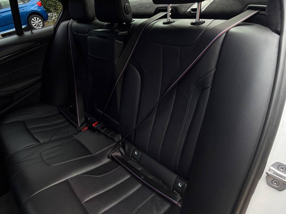 BMW M5 BMW 5-serie M5 Volledig onderhouden en Bomvol opties!