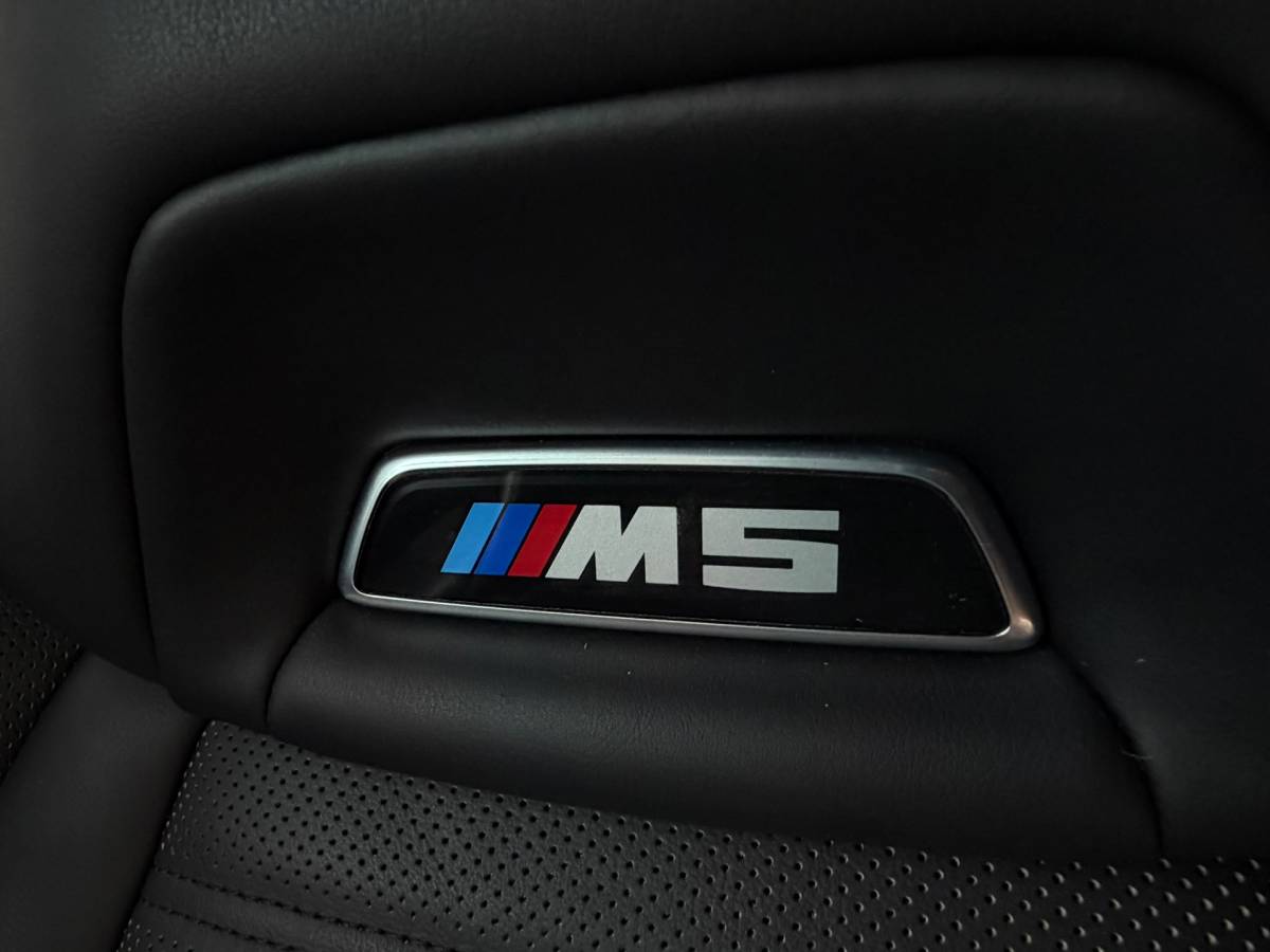 BMW M5 BMW 5-serie M5 Volledig onderhouden en Bomvol opties!