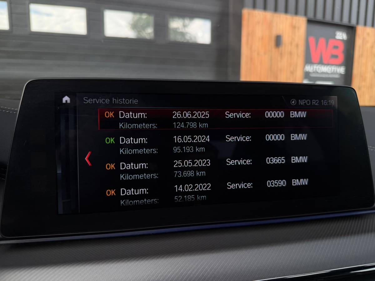 BMW M5 BMW 5-serie M5 Volledig onderhouden en Bomvol opties!