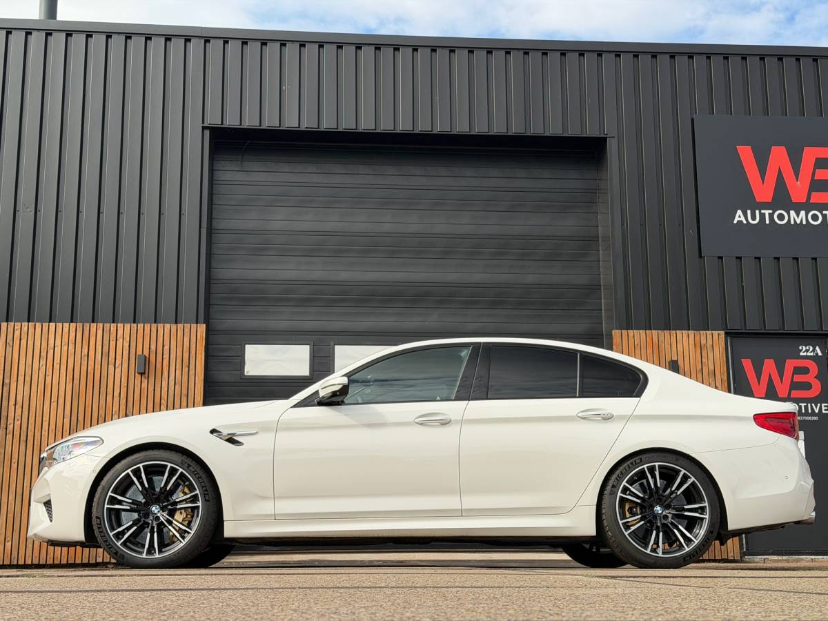 BMW M5 BMW 5-serie M5 Volledig onderhouden en Bomvol opties!