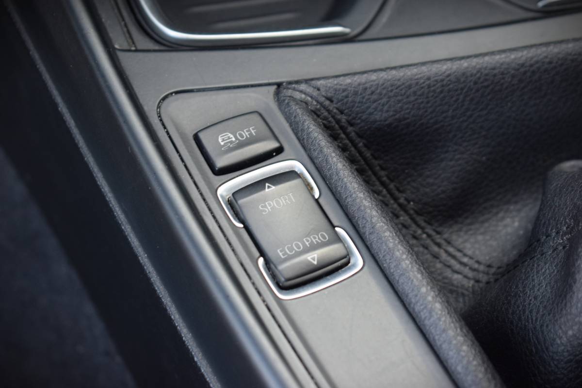 BMW 1 Serie BMW 1-serie 116i Essential 18 inch | Stoelverwarming