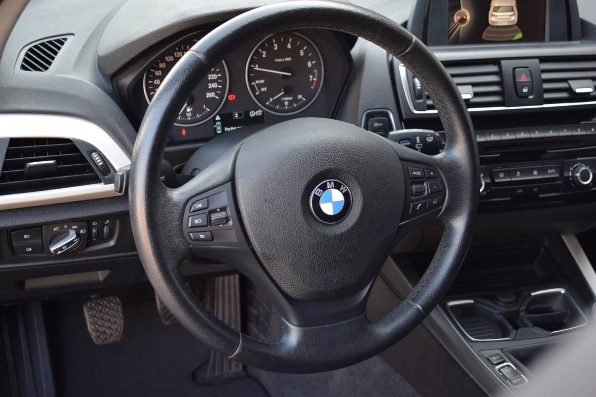 BMW 1 Serie BMW 1-serie 116i Essential 18 inch | Stoelverwarming