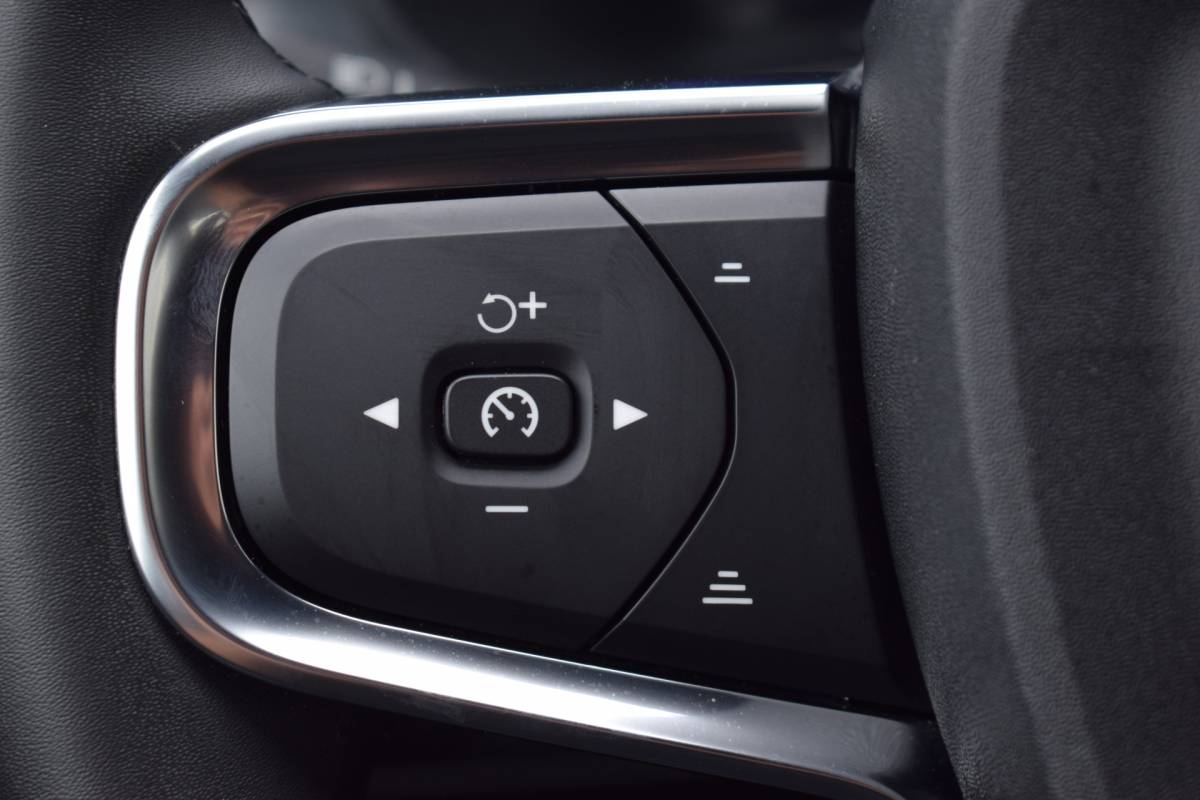 Volvo XC40 Volvo XC40 2.0 B3 Core | Camera | ACC | 4cilinder!  apple carplay | android auto