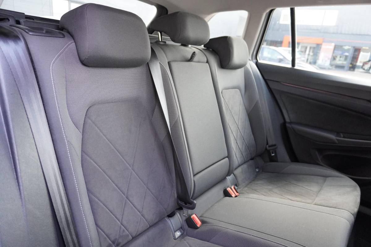 Volkswagen Golf Volkswagen Golf Variant 1.5 eTSI Style | Automaat | Airco | Navigatie | Carplay | Elek. pakket | Vol opties | Inruil mogelijk