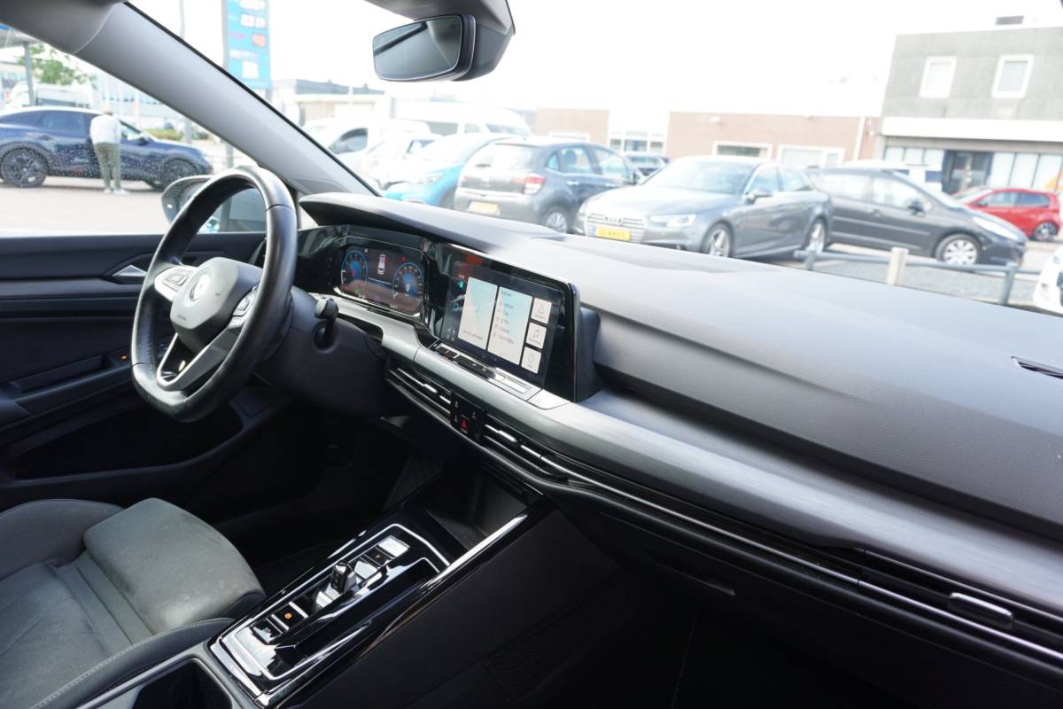 Volkswagen Golf Volkswagen Golf Variant 1.5 eTSI Style | Automaat | Airco | Navigatie | Carplay | Elek. pakket | Vol opties | Inruil mogelijk