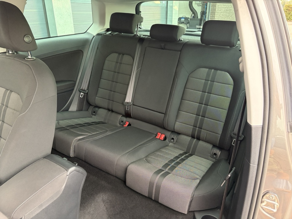 Volkswagen Golf VOLKSWAGEN GOLF 1.4 TSI 150pk ACT 3-drs Business Edition