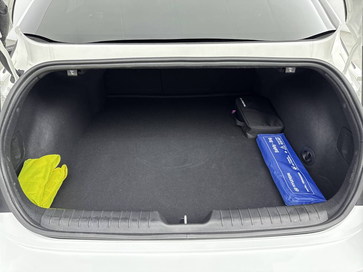 Hyundai IONIQ 6 Hyundai IONIQ 6 – Connect 77.4 kWh // DEALERONDERHOUDEN // ELECTRISCHE ACHTERKLEP //