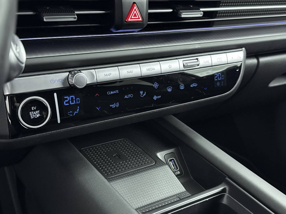 Hyundai IONIQ 6 Hyundai IONIQ 6 – Connect 77.4 kWh // DEALERONDERHOUDEN // ELECTRISCHE ACHTERKLEP //