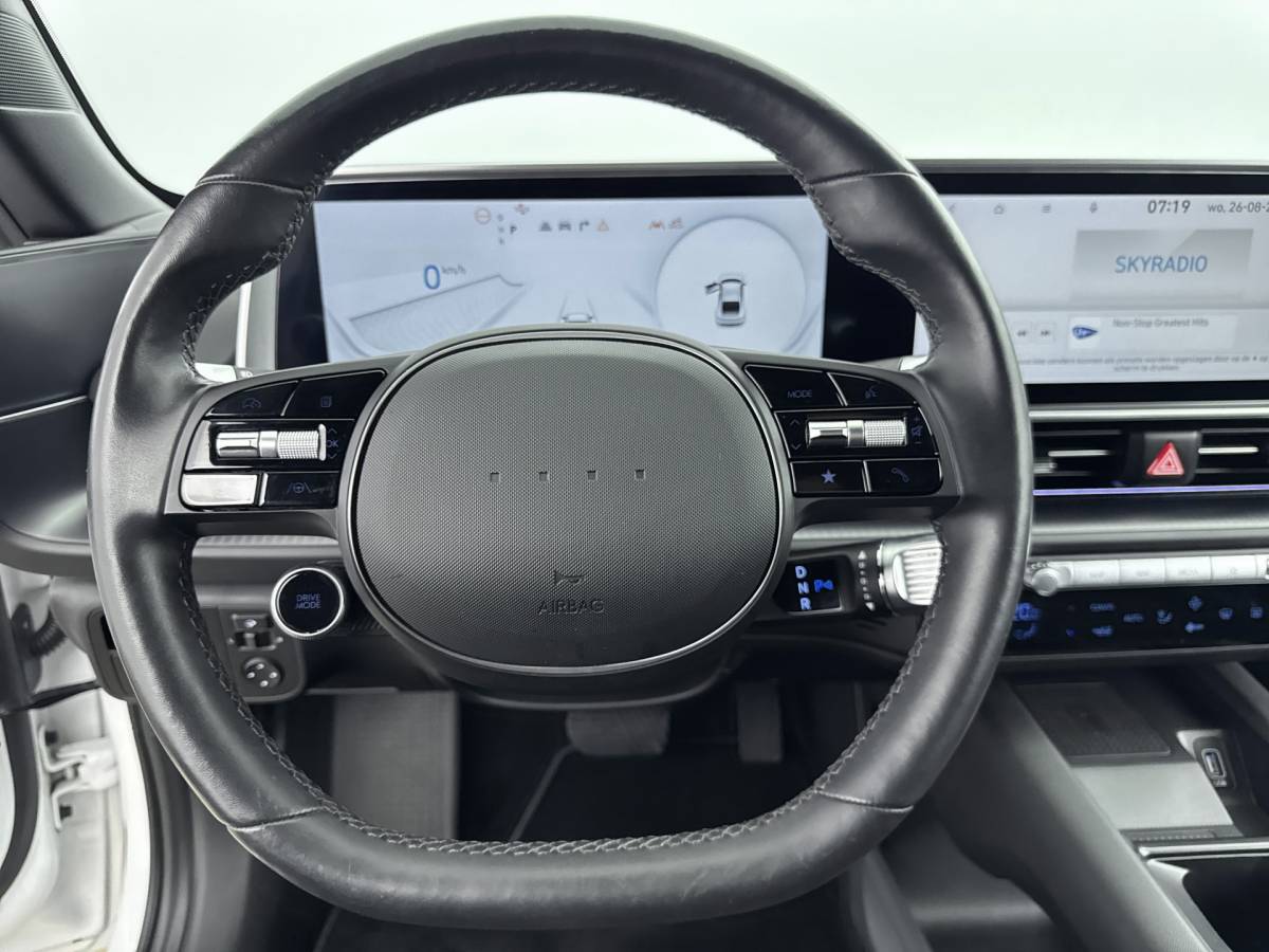 Hyundai IONIQ 6 Hyundai IONIQ 6 – Connect 77.4 kWh // DEALERONDERHOUDEN // ELECTRISCHE ACHTERKLEP //