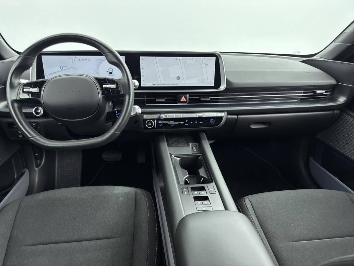 Hyundai IONIQ 6 Hyundai IONIQ 6 – Connect 77.4 kWh // DEALERONDERHOUDEN // ELECTRISCHE ACHTERKLEP //