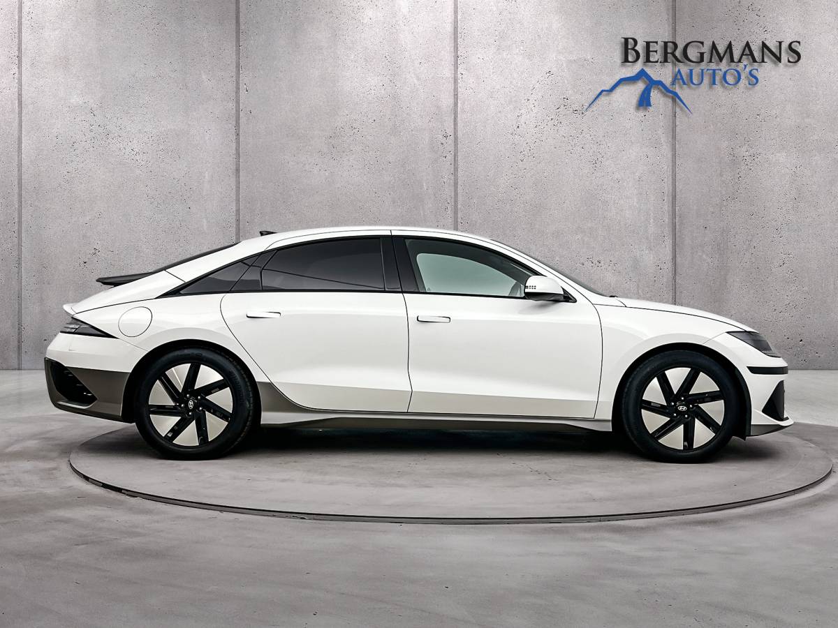 Hyundai IONIQ 6 Hyundai IONIQ 6 – Connect 77.4 kWh // DEALERONDERHOUDEN // ELECTRISCHE ACHTERKLEP //