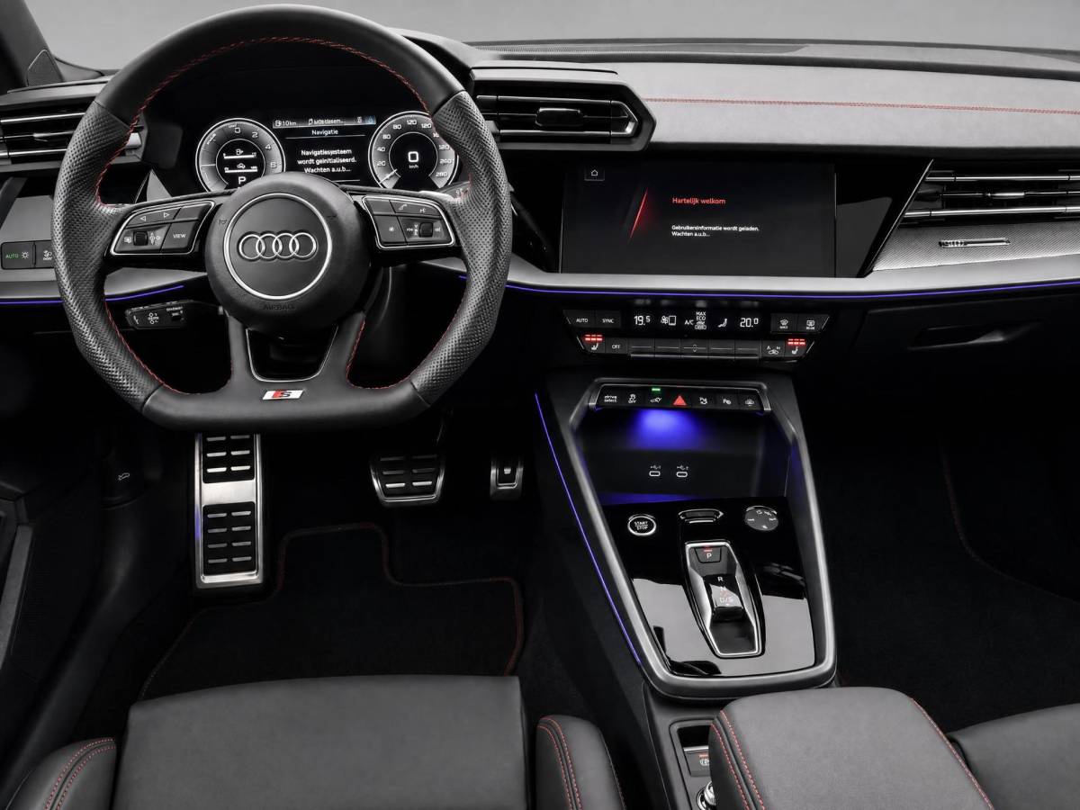 Audi A3 Audi A3 Sportback 45 TFSIe 272pk S-Tronic S edition Competition · Panoramadak · Camera · Lederen Bekleding · Elek. Achterklep · Elek. Bestuurdersstoel + Geheugen · Garantie t/m 26-10-2030 of 100.000km
