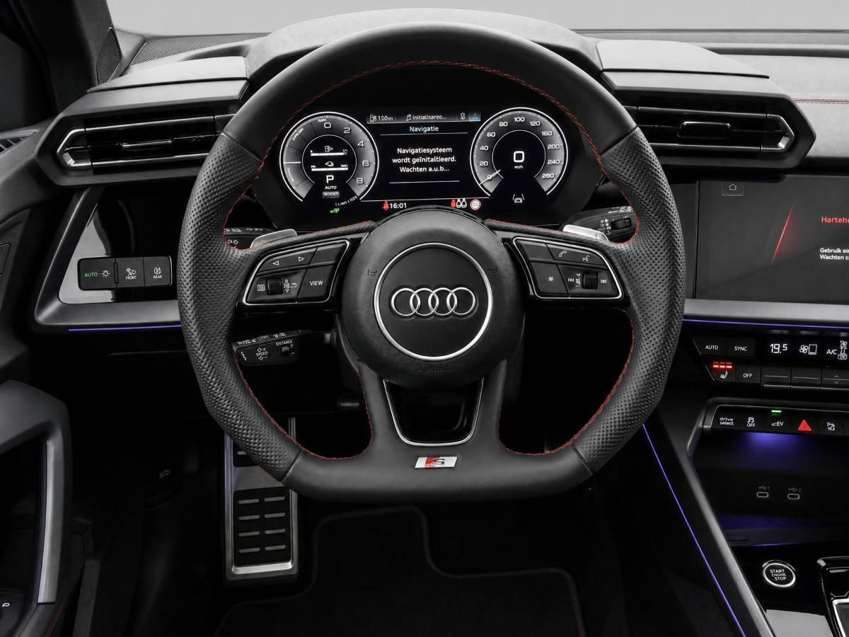 Audi A3 Audi A3 Sportback 45 TFSIe 272pk S-Tronic S edition Competition · Panoramadak · Camera · Lederen Bekleding · Elek. Achterklep · Elek. Bestuurdersstoel + Geheugen · Garantie t/m 26-10-2030 of 100.000km