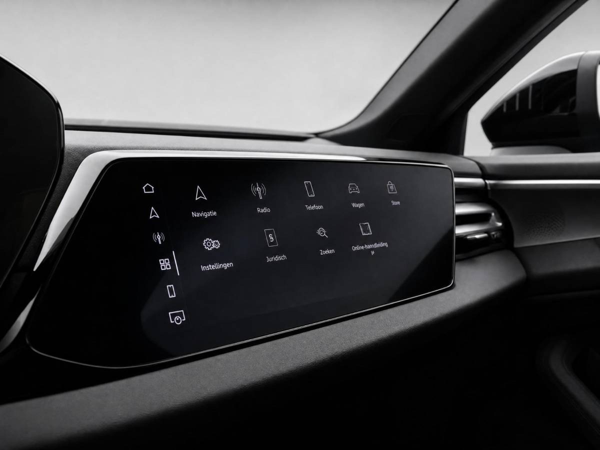 Audi A6 Audi A6 Avant 2.0 367pk e-hybrid Quattro S edition Competition · Glazendak · Luchtvering · B&O Audio · Wegklapbare Trekhaak · Elek. Stuur · Elek. Voorstoel · 21” Inch · Garantie t/m 07-12-2030 of 100.000km