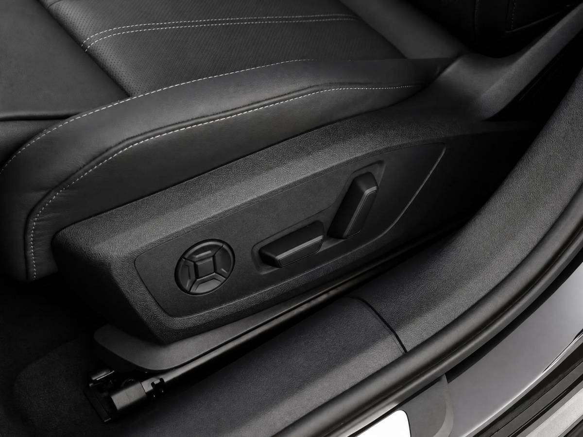 Audi A6 Audi A6 Avant 2.0 367pk e-hybrid Quattro S edition Competition · Glazendak · Luchtvering · B&O Audio · Wegklapbare Trekhaak · Elek. Stuur · Elek. Voorstoel · 21” Inch · Garantie t/m 07-12-2030 of 100.000km