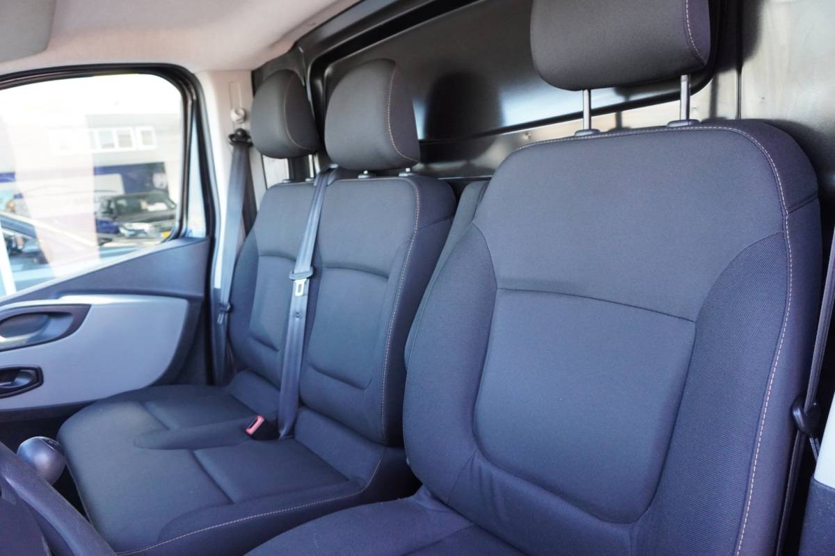 Renault Trafic Renault Trafic 1.6 dCi T27 L1H1 Work Edition Energy | 3 Zitter | 95.000KM | Airco | Navigatie | Zwart | 2019 | Inruil mogelijk
