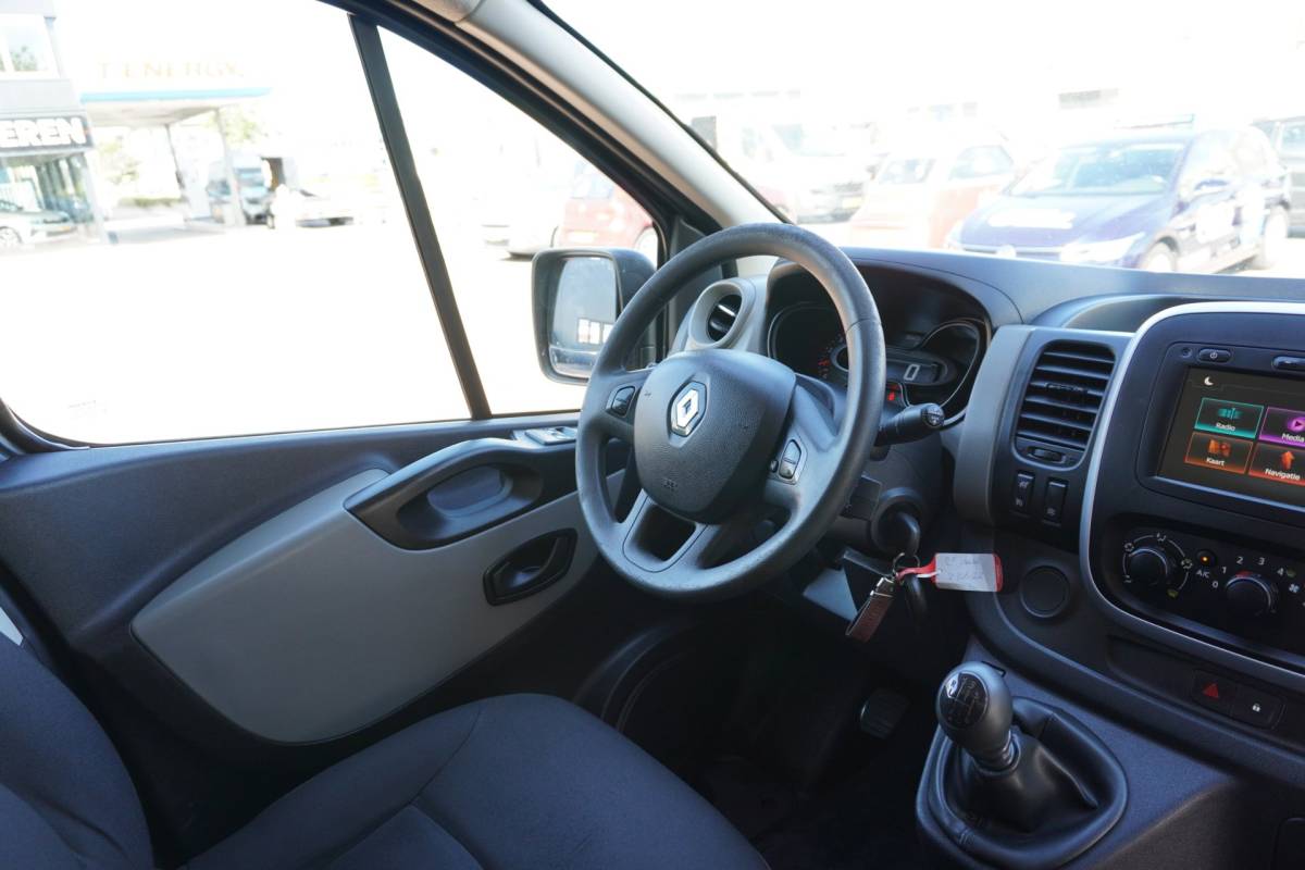 Renault Trafic Renault Trafic 1.6 dCi T27 L1H1 Work Edition Energy | 3 Zitter | 95.000KM | Airco | Navigatie | Zwart | 2019 | Inruil mogelijk