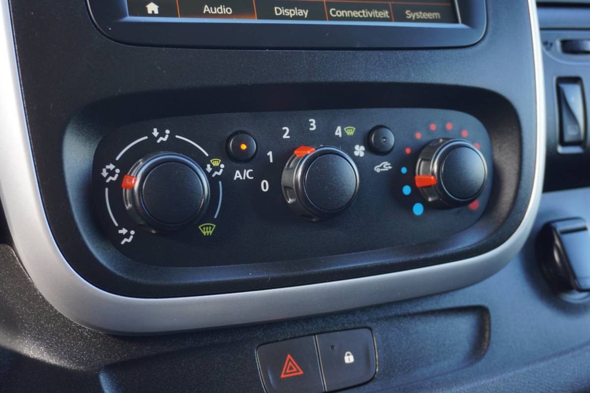 Renault Trafic Renault Trafic 1.6 dCi T27 L1H1 Work Edition Energy | 3 Zitter | 95.000KM | Airco | Navigatie | Zwart | 2019 | Inruil mogelijk