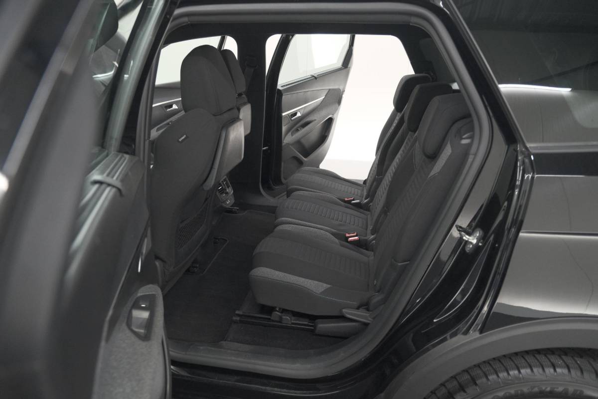 Peugeot 5008 Peugeot 5008 PureTech 130 EAT8 Active Pack Business | 7 Zitplaatsen | Camera | Navigatie | Apple Carplay | Parkeersensoren