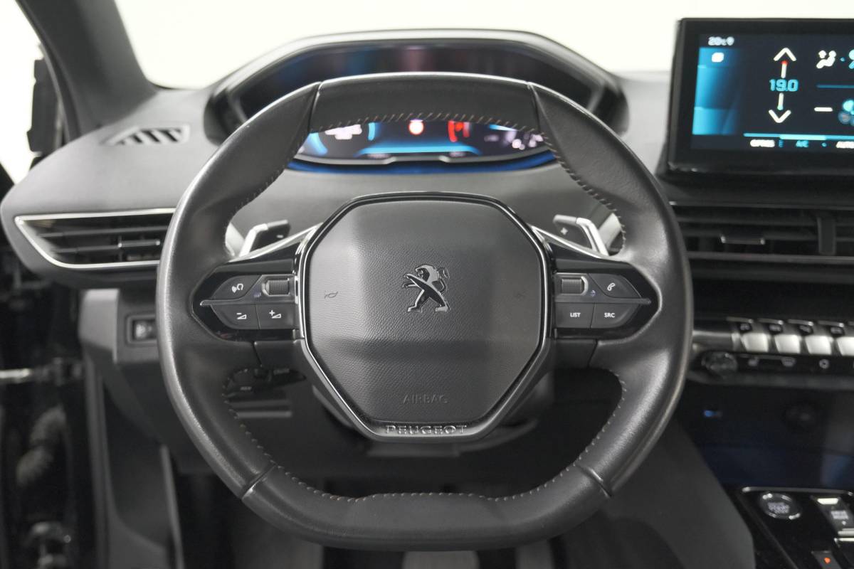 Peugeot 5008 Peugeot 5008 PureTech 130 EAT8 Active Pack Business | 7 Zitplaatsen | Camera | Navigatie | Apple Carplay | Parkeersensoren