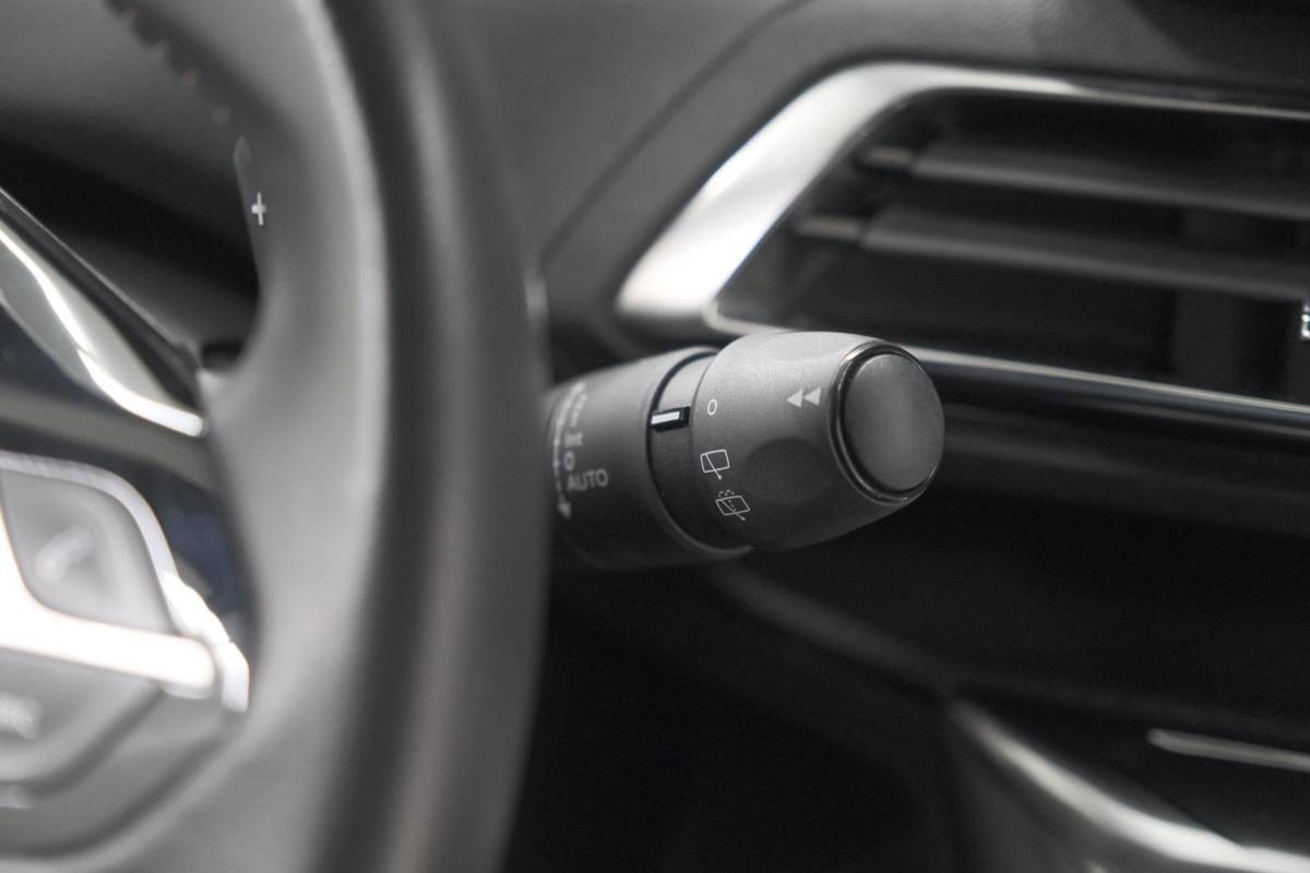 Peugeot 5008 Peugeot 5008 PureTech 130 EAT8 Active Pack Business | 7 Zitplaatsen | Camera | Navigatie | Apple Carplay | Parkeersensoren