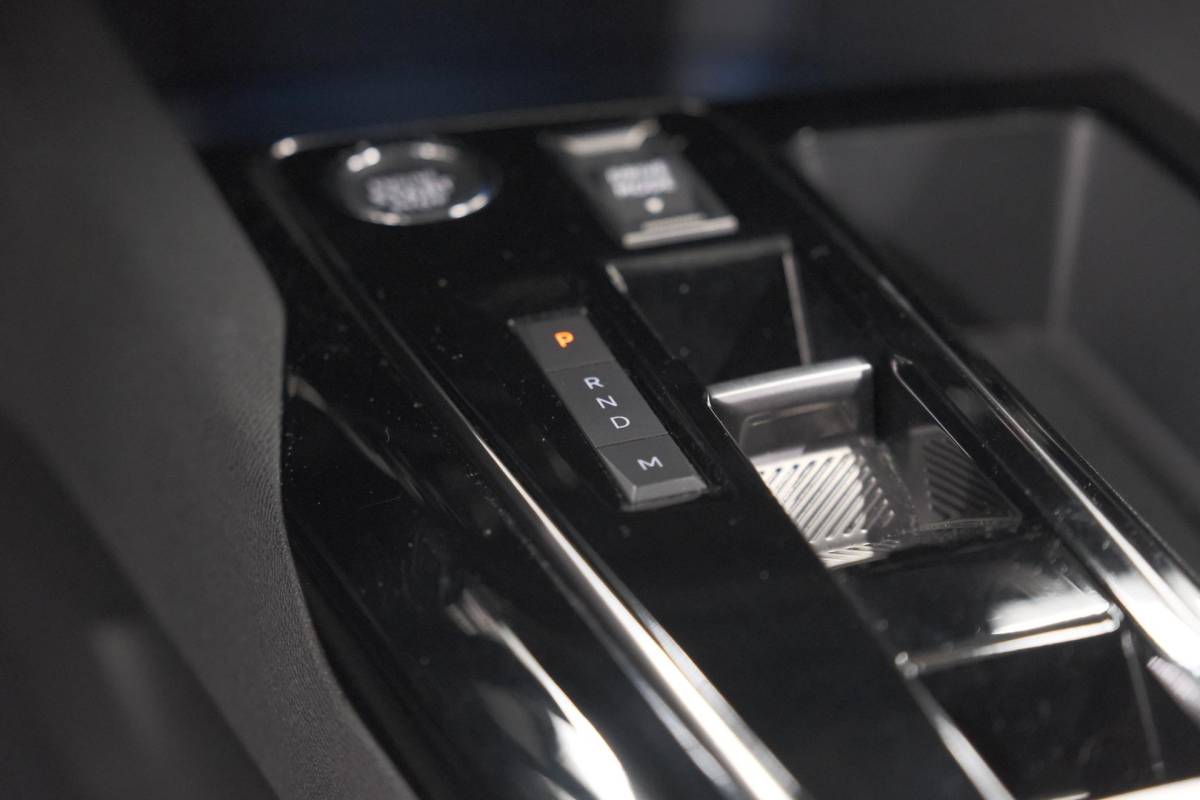 Peugeot 5008 Peugeot 5008 PureTech 130 EAT8 Active Pack Business | 7 Zitplaatsen | Camera | Navigatie | Apple Carplay | Parkeersensoren