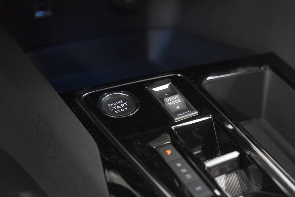 Peugeot 5008 Peugeot 5008 PureTech 130 EAT8 Active Pack Business | 7 Zitplaatsen | Camera | Navigatie | Apple Carplay | Parkeersensoren
