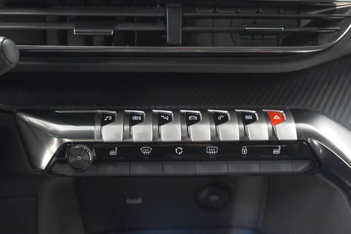 Peugeot 5008 Peugeot 5008 PureTech 130 EAT8 Active Pack Business | 7 Zitplaatsen | Camera | Navigatie | Apple Carplay | Parkeersensoren