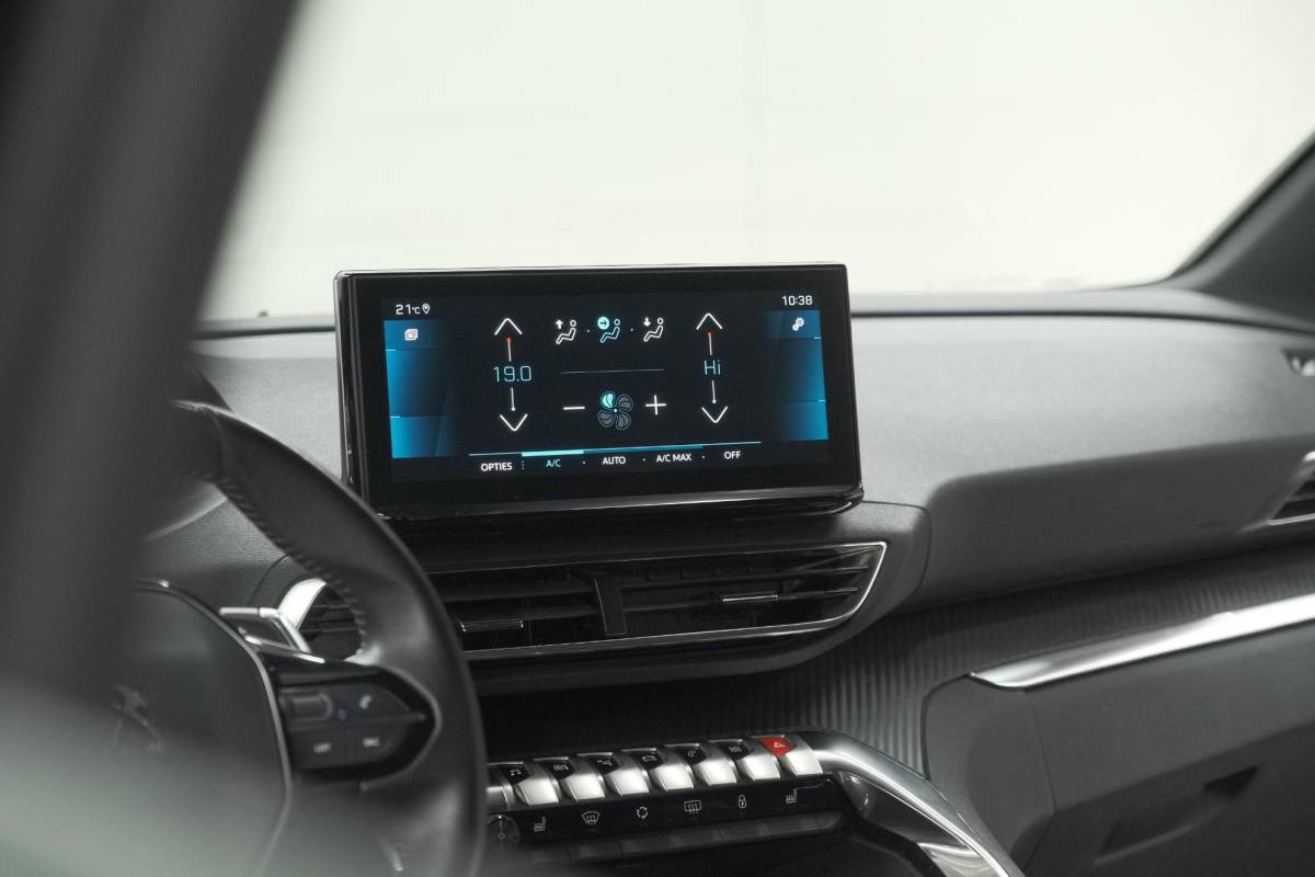Peugeot 5008 Peugeot 5008 PureTech 130 EAT8 Active Pack Business | 7 Zitplaatsen | Camera | Navigatie | Apple Carplay | Parkeersensoren