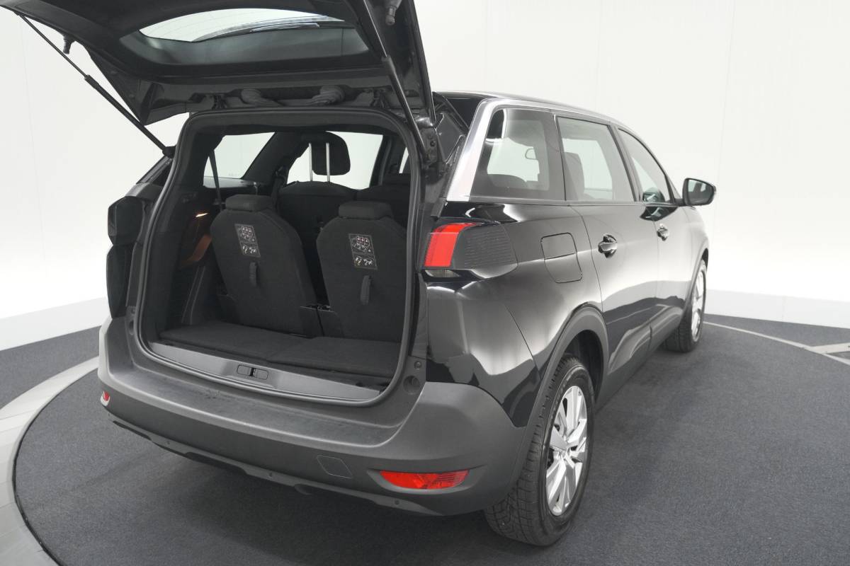 Peugeot 5008 Peugeot 5008 PureTech 130 EAT8 Active Pack Business | 7 Zitplaatsen | Camera | Navigatie | Apple Carplay | Parkeersensoren