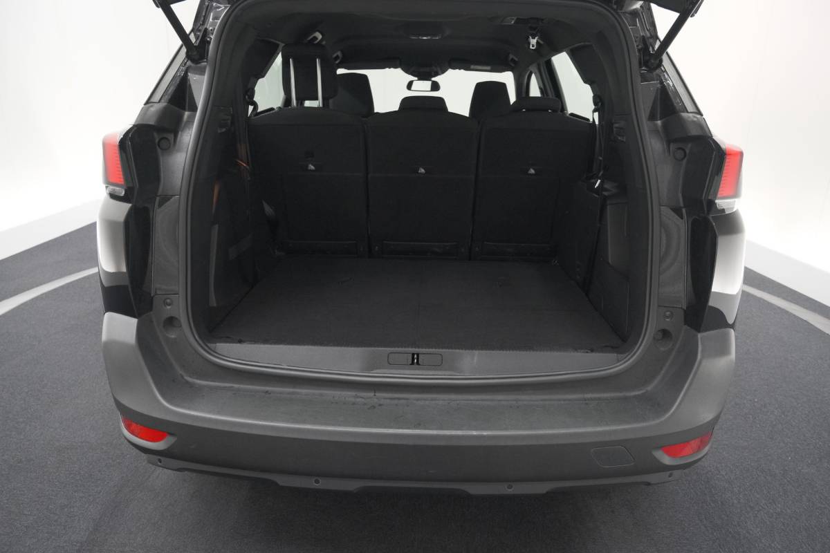 Peugeot 5008 Peugeot 5008 PureTech 130 EAT8 Active Pack Business | 7 Zitplaatsen | Camera | Navigatie | Apple Carplay | Parkeersensoren