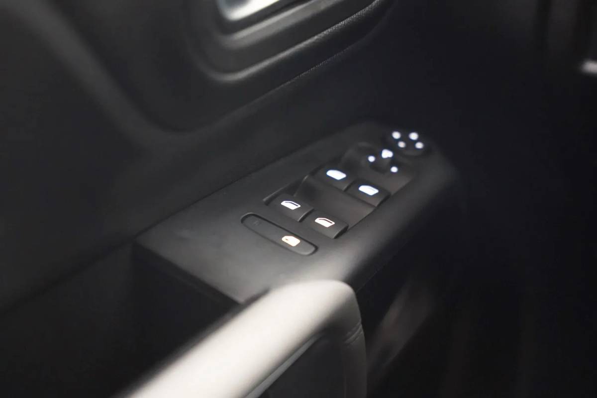Citroën C5 Aircross Citroen C5 Aircross 1.6 Plug-in Hybrid 225 ë-Series [ camera virtual display ]