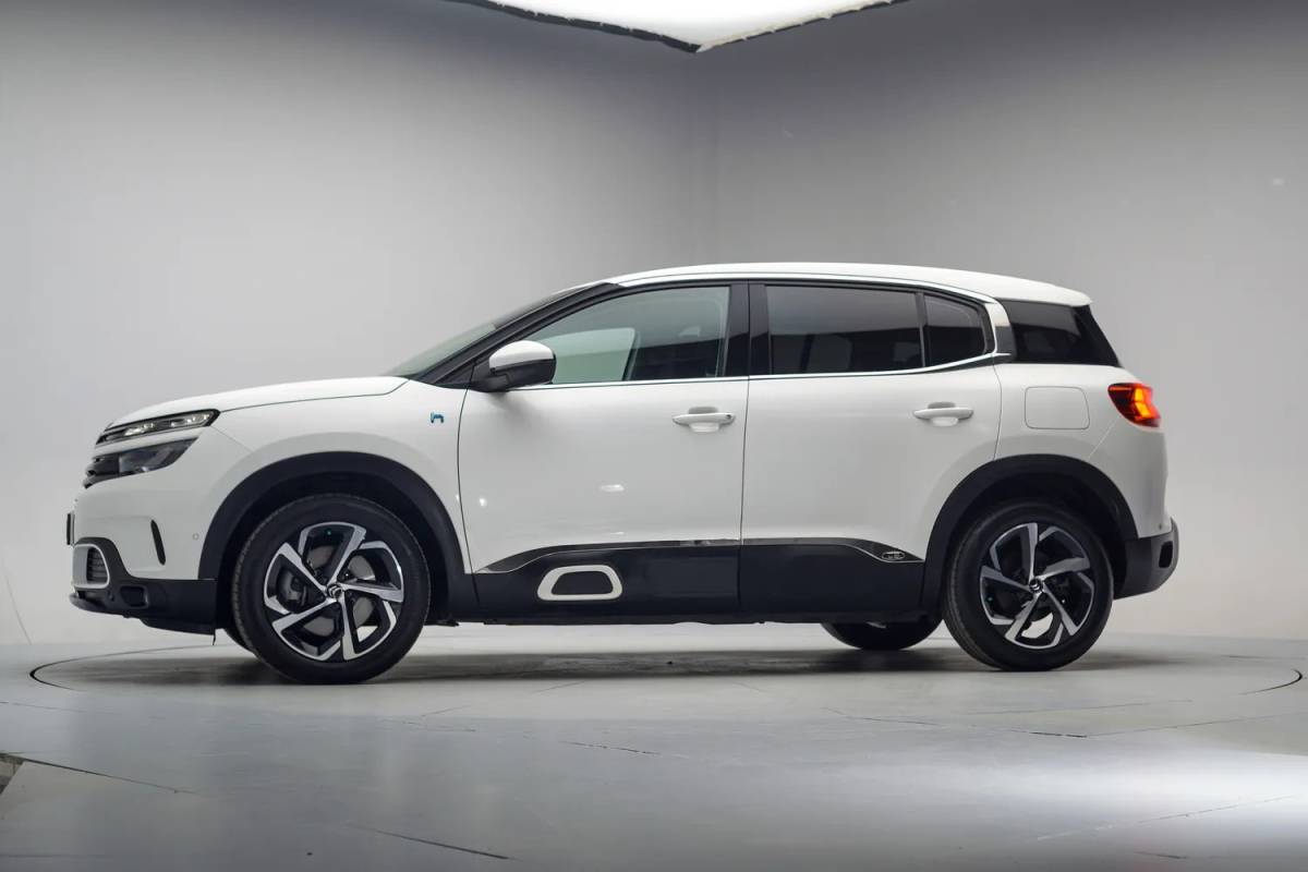 Citroën C5 Aircross Citroen C5 Aircross 1.6 Plug-in Hybrid 225 ë-Series [ camera virtual display ]