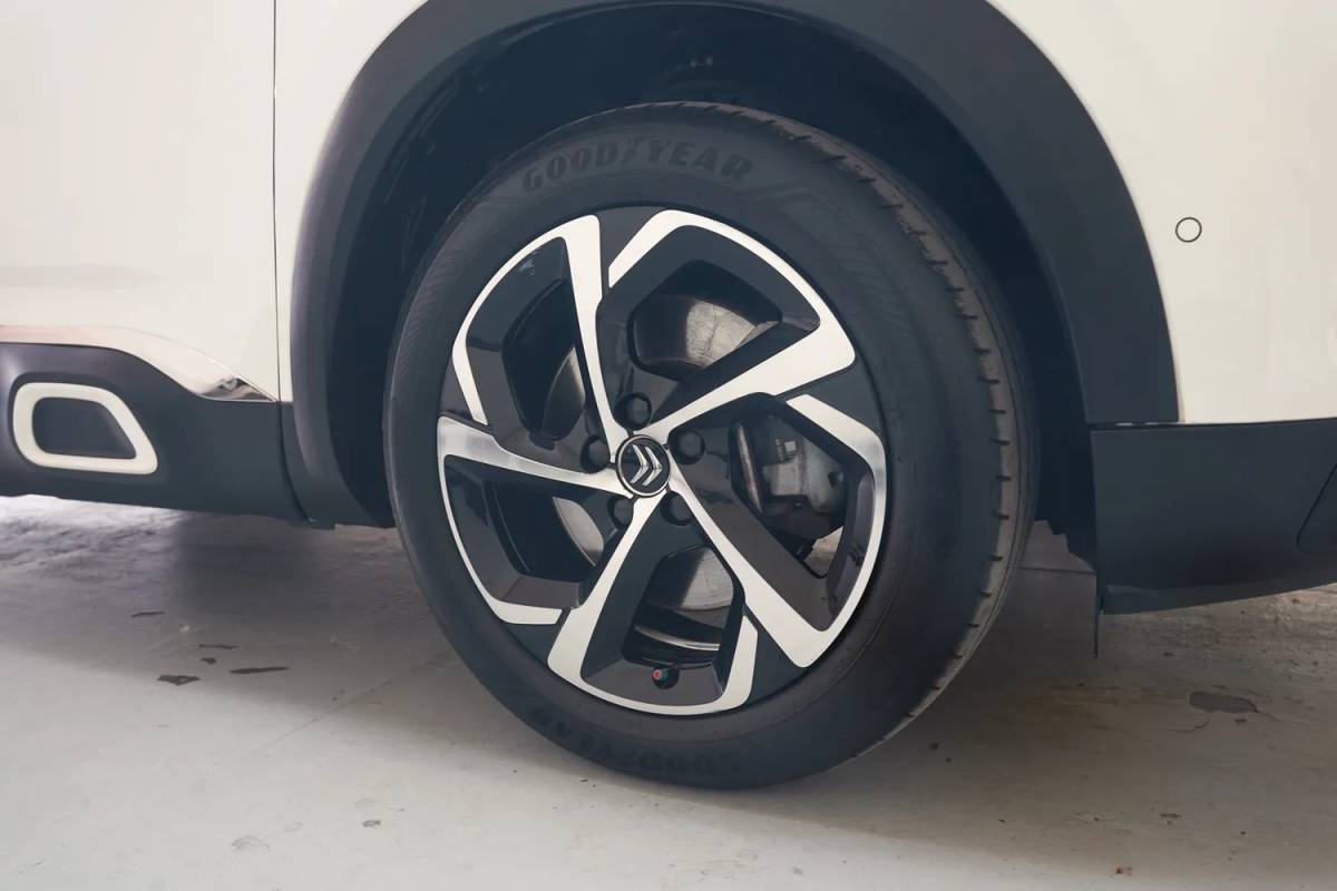 Citroën C5 Aircross Citroen C5 Aircross 1.6 Plug-in Hybrid 225 ë-Series [ camera virtual display ]