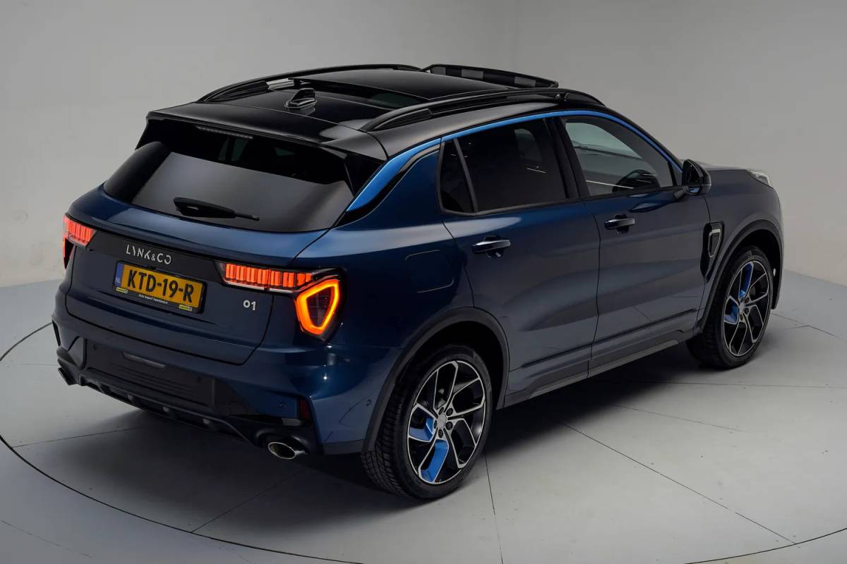 Lynk & Co 01 Lynk & Co 01 1.5 PHEV [ Zwarte hemel Panorama 360°-Camera Keyless ]