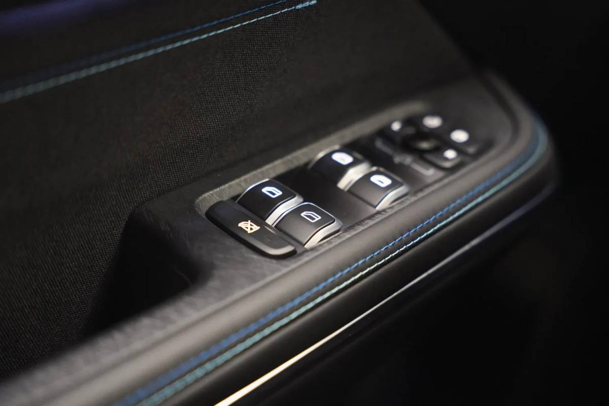 Lynk & Co 01 Lynk & Co 01 1.5 PHEV [ Zwarte hemel Panorama 360°-Camera Keyless ]