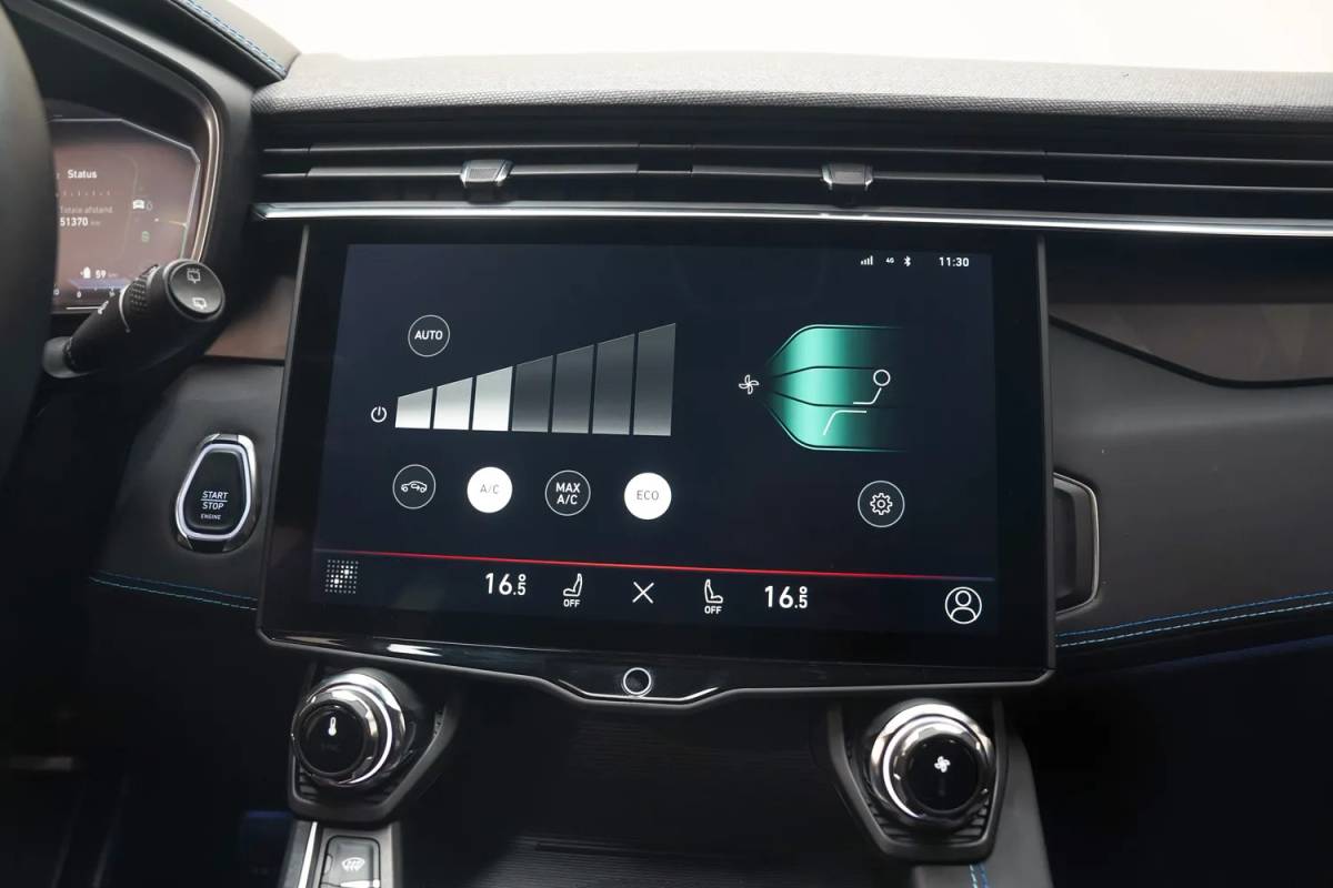 Lynk & Co 01 Lynk & Co 01 1.5 PHEV [ Zwarte hemel Panorama 360°-Camera Keyless ]