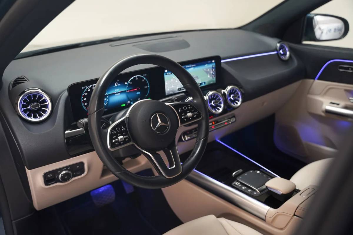 Mercedes-Benz EQA Mercedes-Benz EQA 250 Luxury Line 3-Fase [ Panoramadak Navi Camera Apple / Android leder Widescreen ]