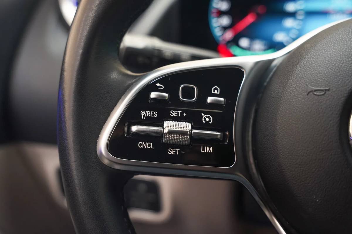 Mercedes-Benz EQA Mercedes-Benz EQA 250 Luxury Line 3-Fase [ Panoramadak Navi Camera Apple / Android leder Widescreen ]
