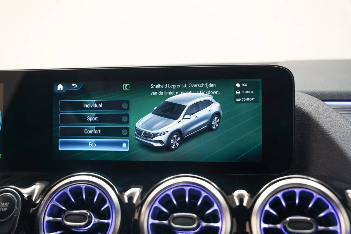 Mercedes-Benz EQA Mercedes-Benz EQA 250 Luxury Line 3-Fase [ Panoramadak Navi Camera Apple / Android leder Widescreen ]