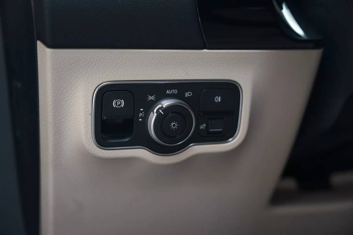 Mercedes-Benz EQA Mercedes-Benz EQA 250 Luxury Line 3-Fase [ Panoramadak Navi Camera Apple / Android leder Widescreen ]