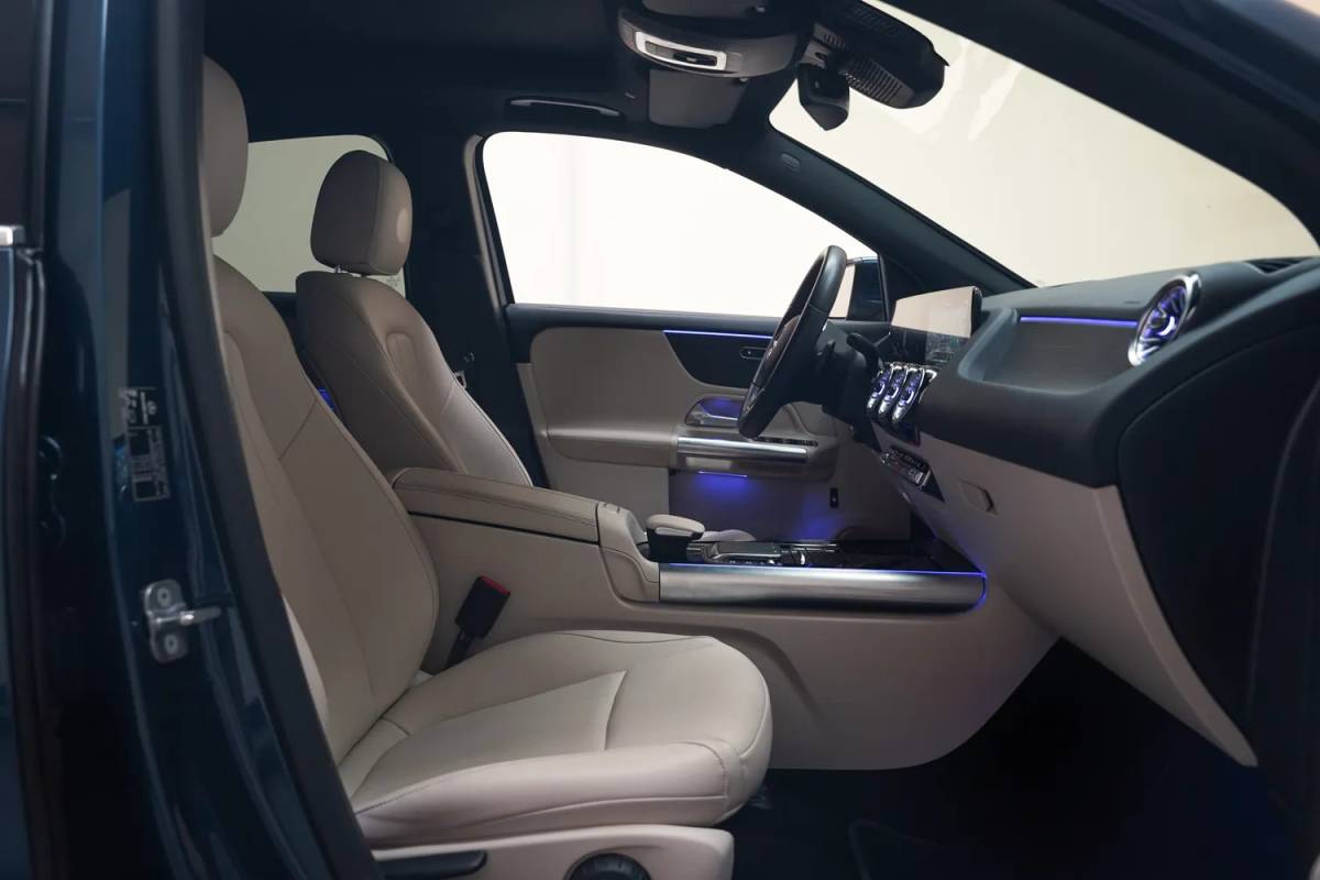 Mercedes-Benz EQA Mercedes-Benz EQA 250 Luxury Line 3-Fase [ Panoramadak Navi Camera Apple / Android leder Widescreen ]