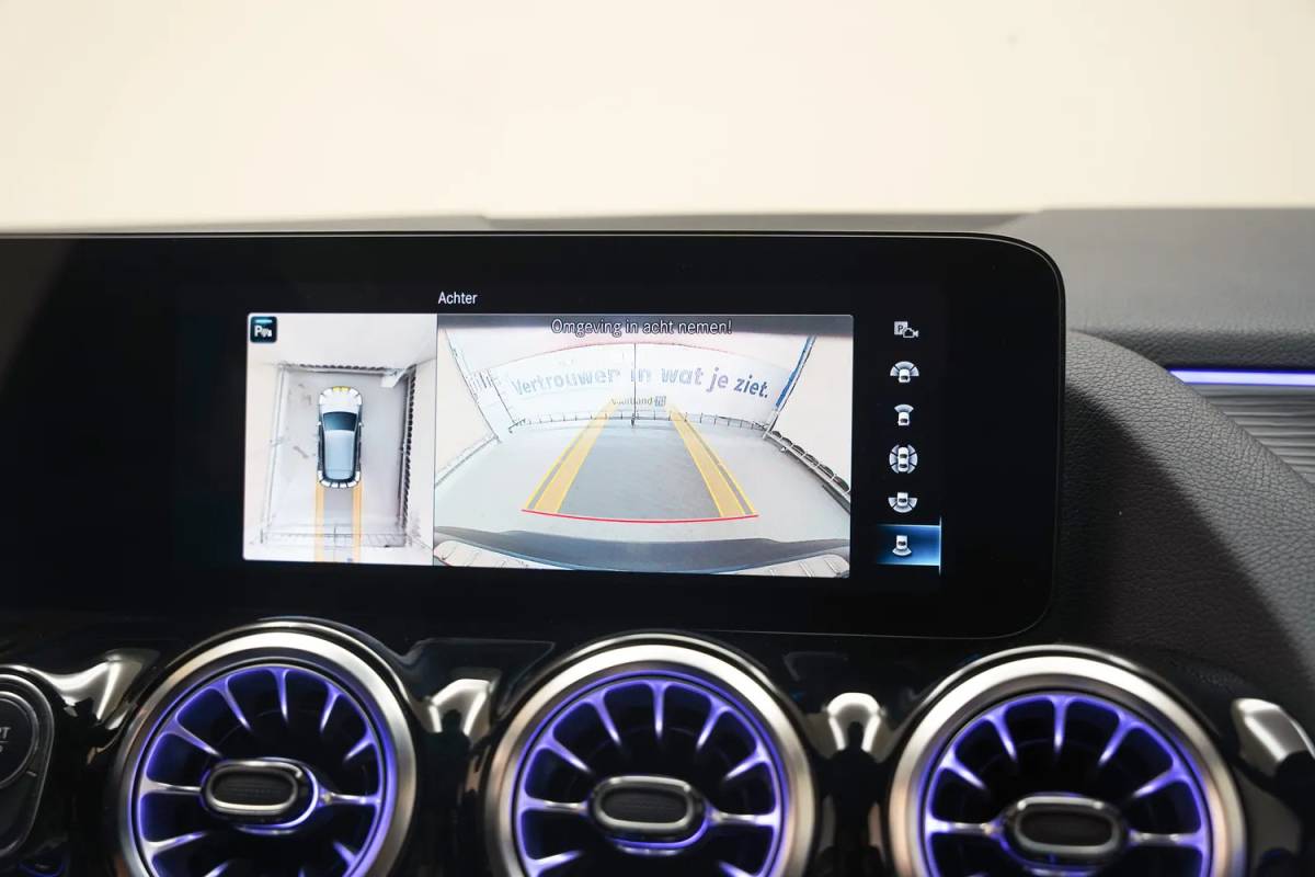 Mercedes-Benz EQA Mercedes-Benz EQA 250 Luxury Line 3-Fase [ Panoramadak Navi Camera Apple / Android leder Widescreen ]