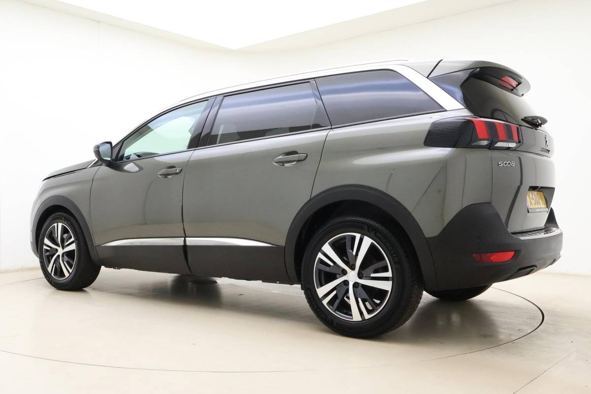 Peugeot 5008 Peugeot 5008 1.2 PureTech GT-Line | Apple carplay/Android auto | Automatische airco | Cruise control | Lichtmetalen velgen 19” | Navigatie |