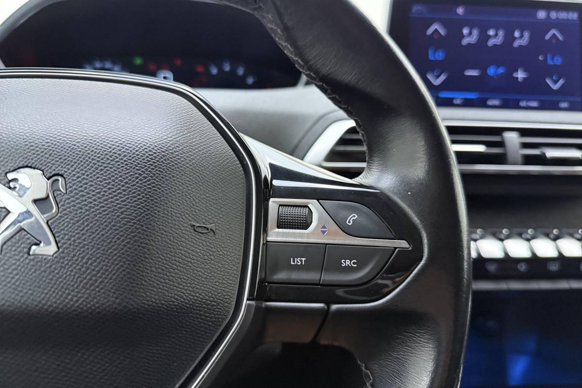 Peugeot 5008 Peugeot 5008 1.2 PureTech GT-Line | Apple carplay/Android auto | Automatische airco | Cruise control | Lichtmetalen velgen 19” | Navigatie |