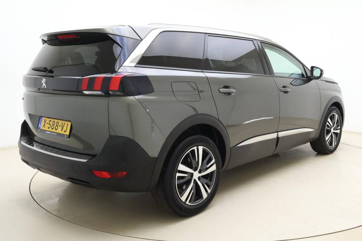 Peugeot 5008 Peugeot 5008 1.2 PureTech GT-Line | Apple carplay/Android auto | Automatische airco | Cruise control | Lichtmetalen velgen 19” | Navigatie |