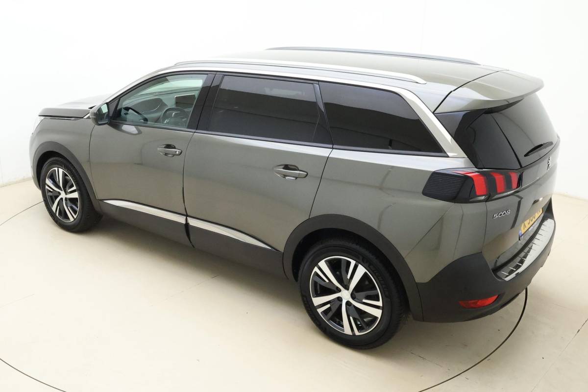 Peugeot 5008 Peugeot 5008 1.2 PureTech GT-Line | Apple carplay/Android auto | Automatische airco | Cruise control | Lichtmetalen velgen 19” | Navigatie |
